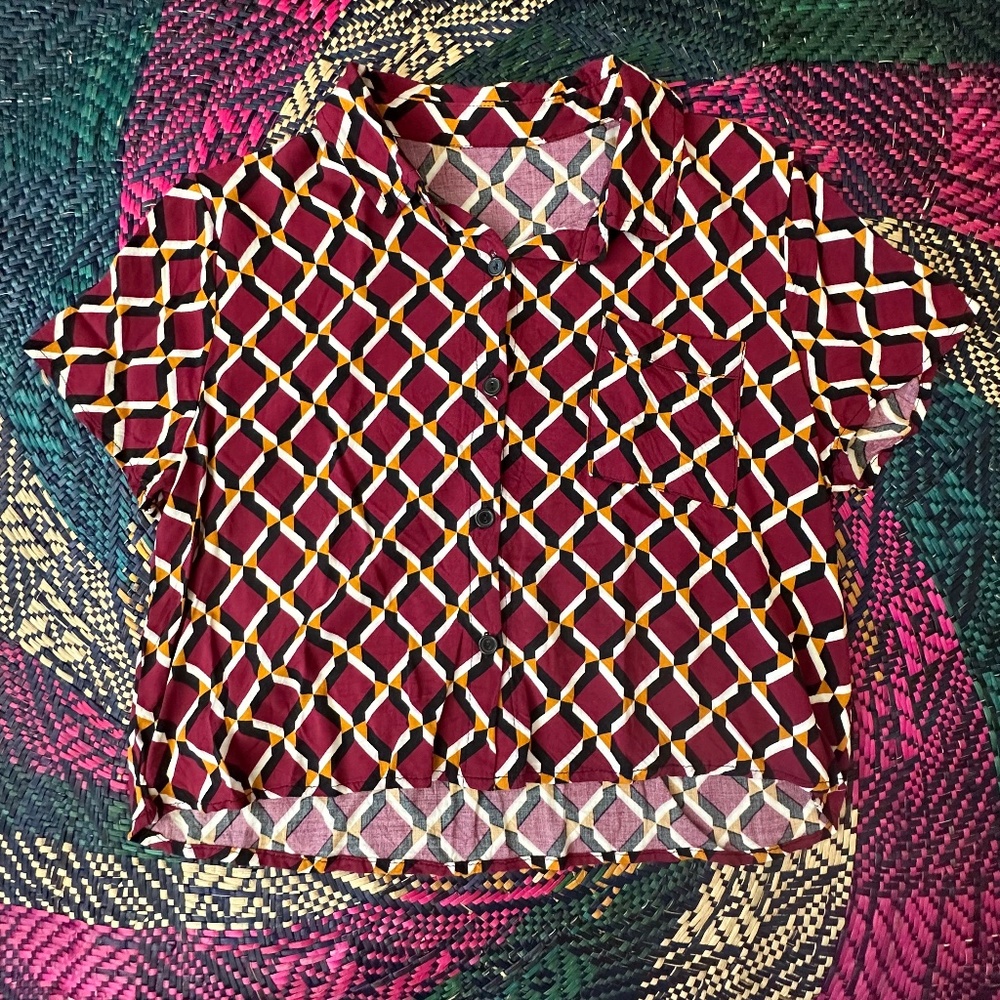 Vintage Inspired Abstract Short Sleeve Button Down Size Medium